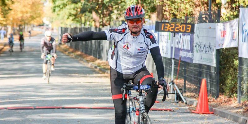huegelmarathon-2018-184-20181009-204476286142C40152-48AC-8218-5962-0B7A857ADF93.jpg